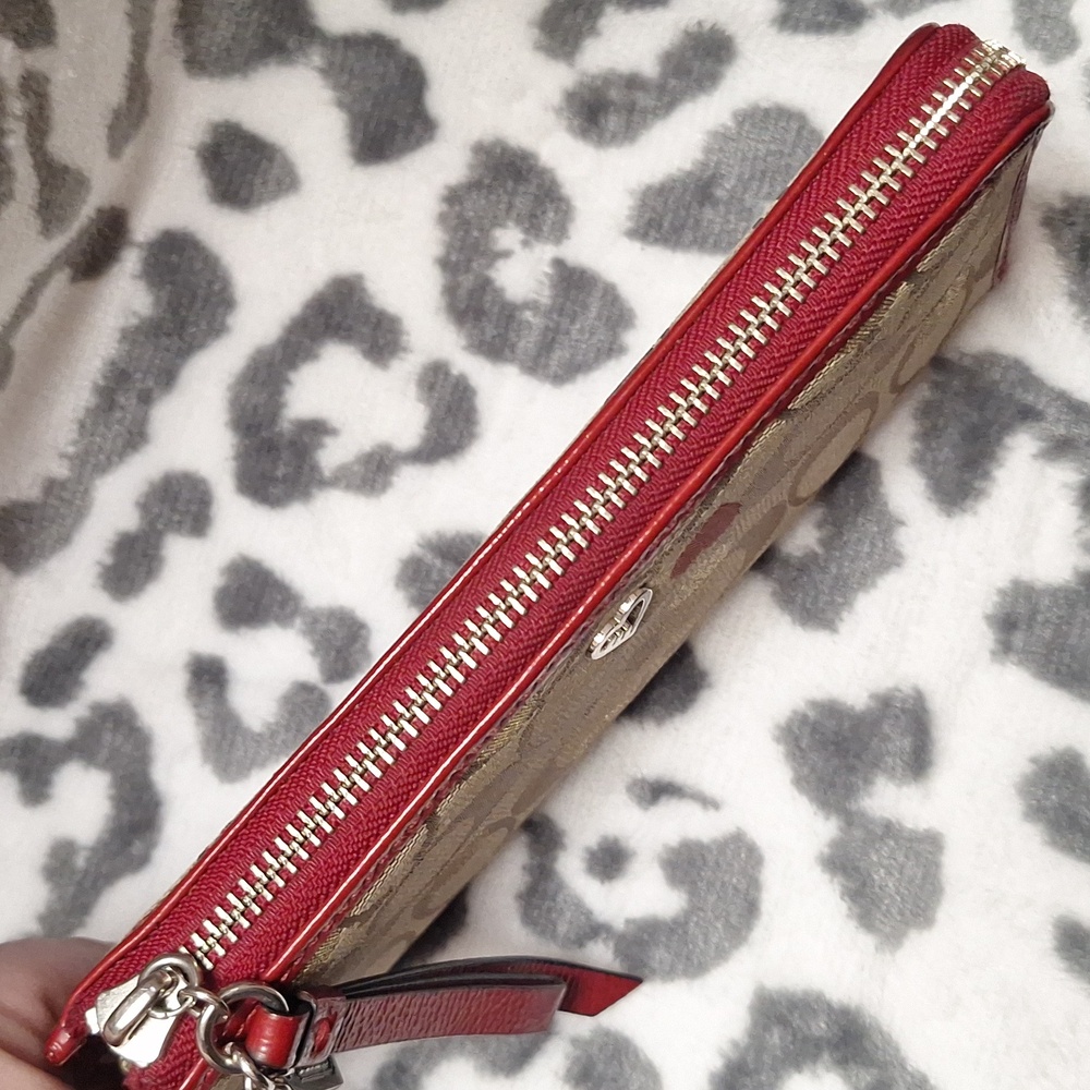 Coach Poppy Secret Admirer Full Sized Wallet - Picture 3 of 11